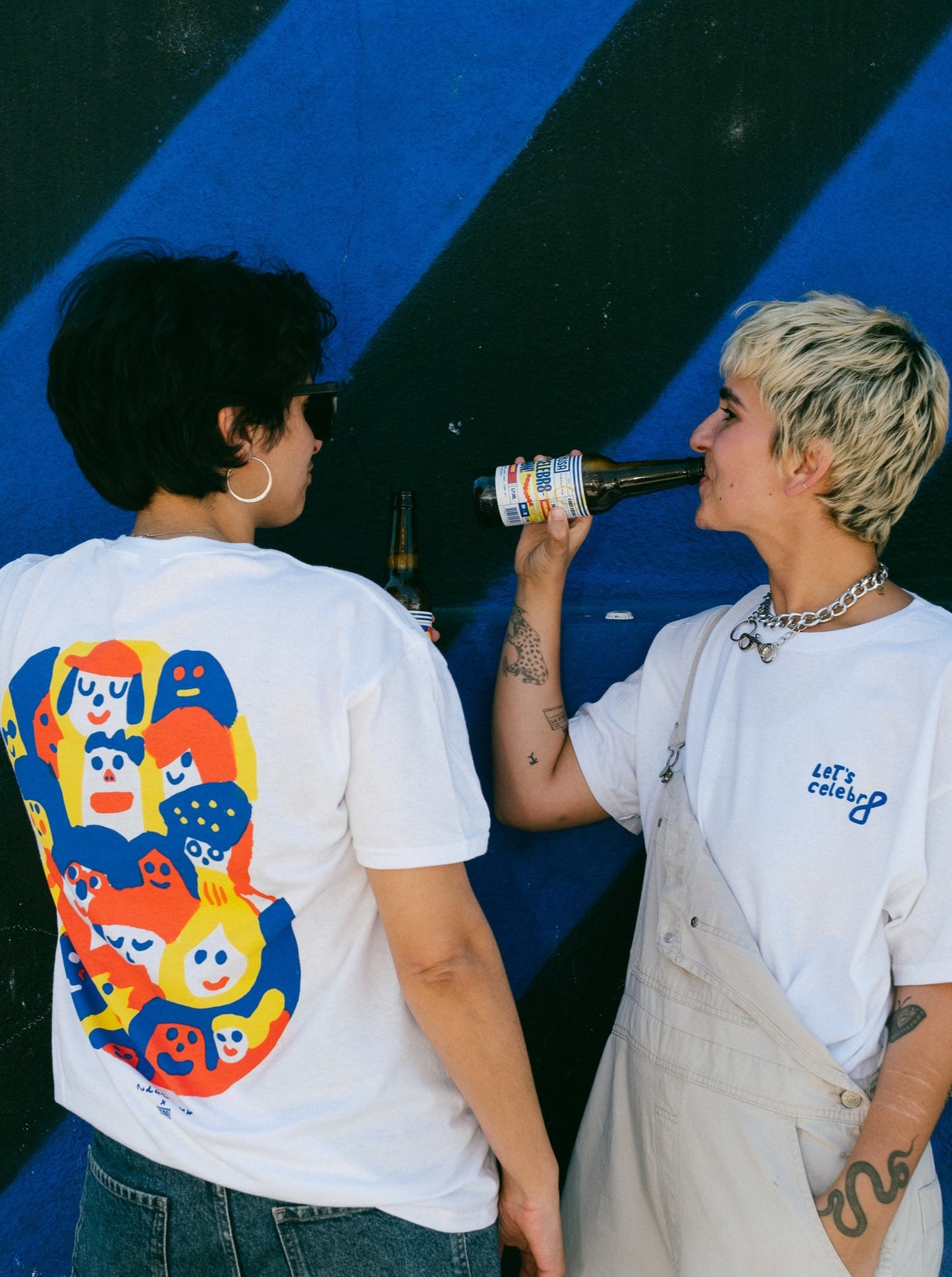T-SHIRT CELEBR8!