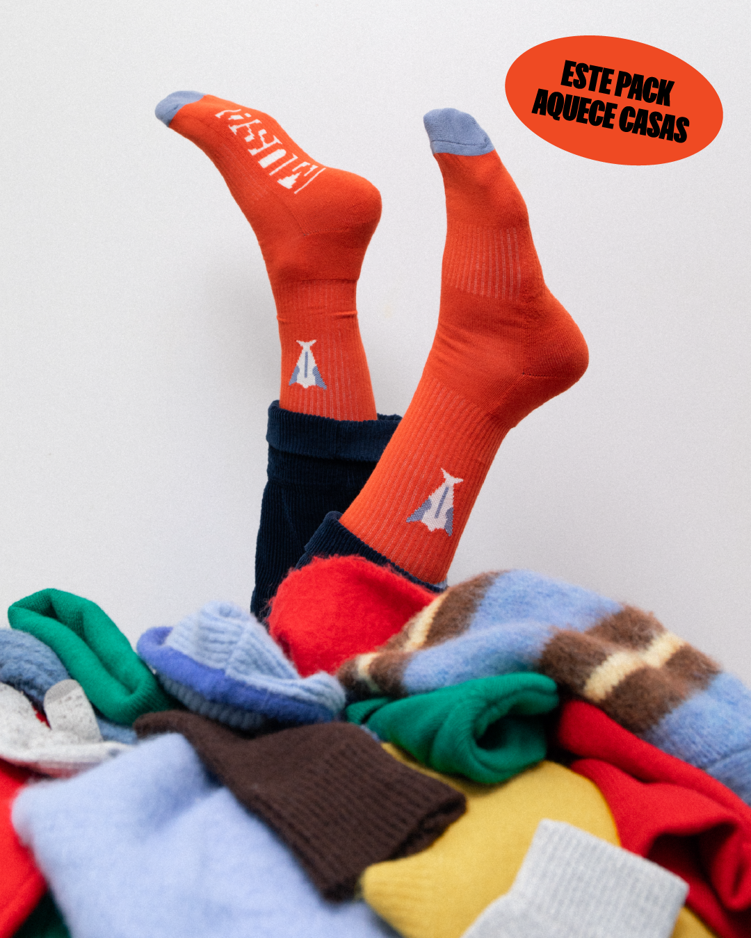 Musa red winter socks, a great creative gift for Christmas and for those who like colorful and original accessories