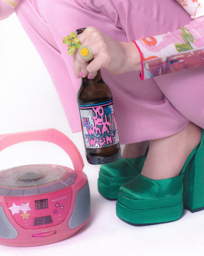 Best Portuguese non-alcoholic craft beer Wannabe Zero Boring in a colorful bottle, pop concept inspired by the Spice Girls.